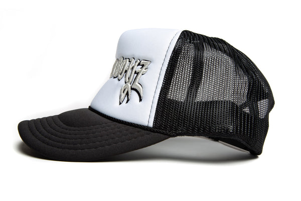 2DEAD BOYZ PUFF EMBROIDERED TRUCKER CAP.